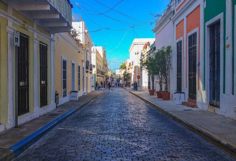 هتل The Gallery Inn