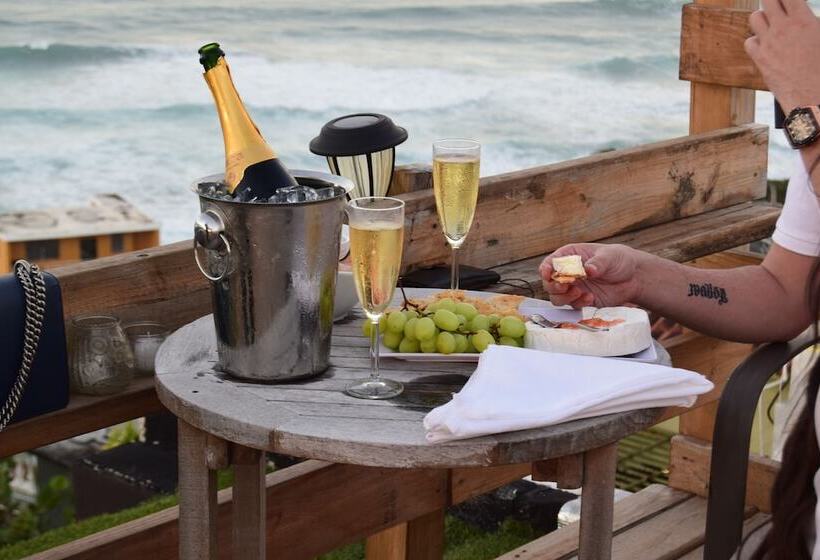 هتل The Gallery Inn