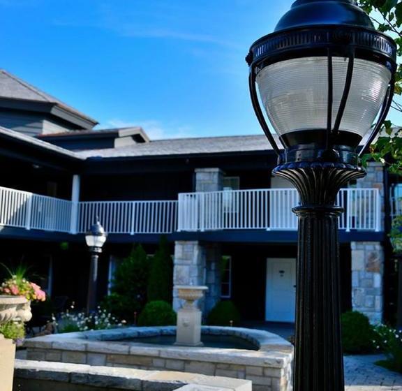 فندق The Park On Main