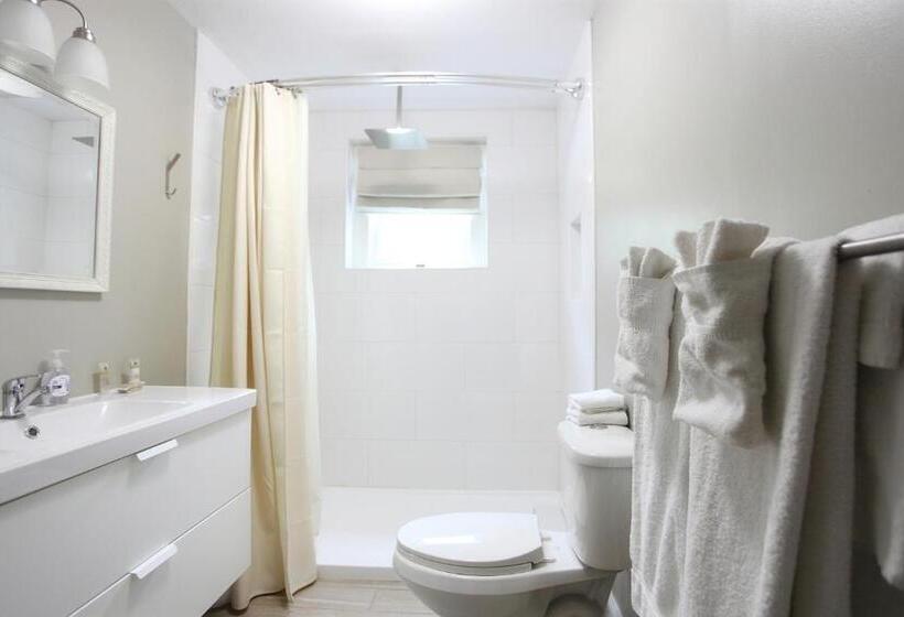 ホテル The Pines Cottages