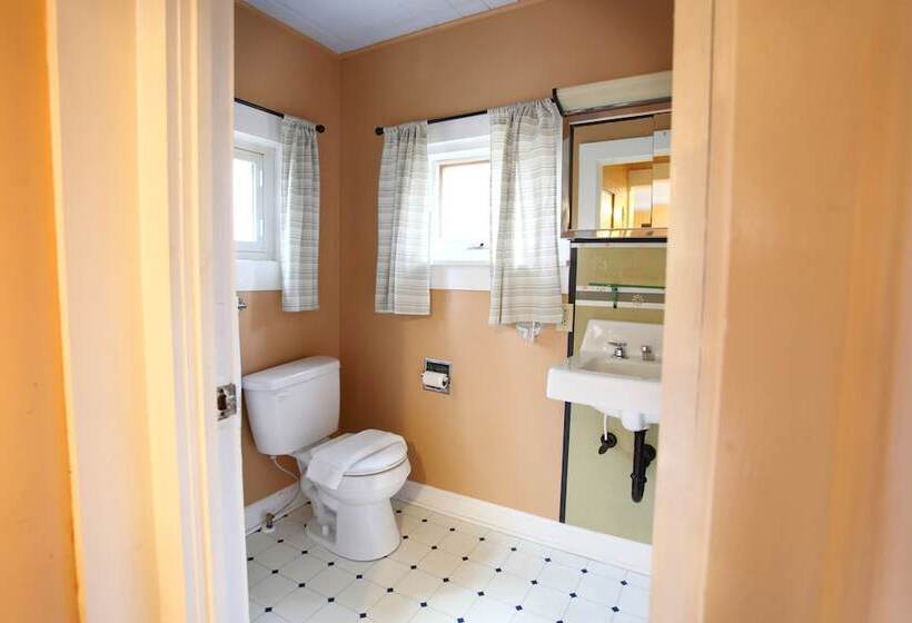 ホテル The Pines Cottages