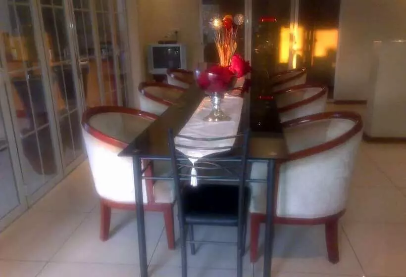 پانسیون Comfort Palace Guesthouse Kasane