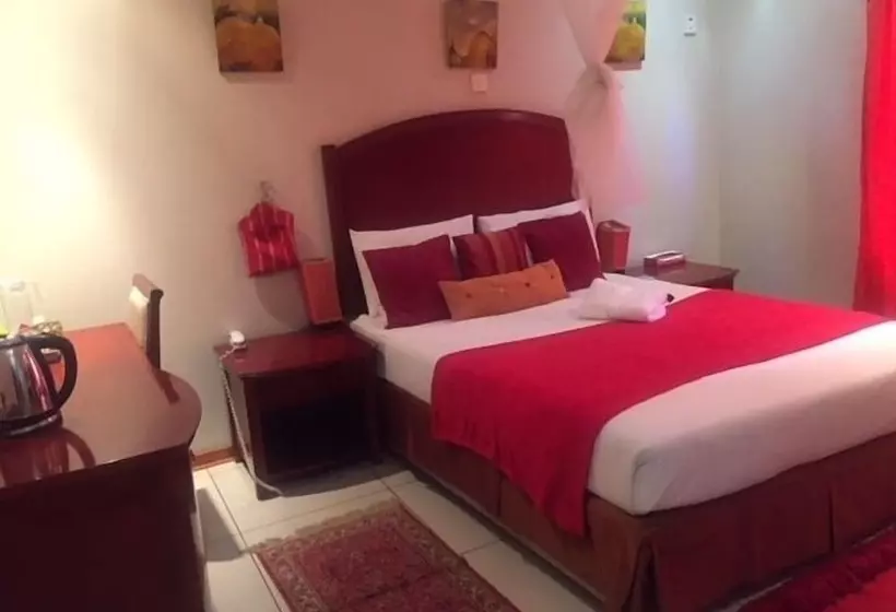 پانسیون Comfort Palace Guesthouse Kasane