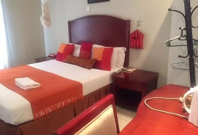 پانسیون Comfort Palace Guesthouse Kasane