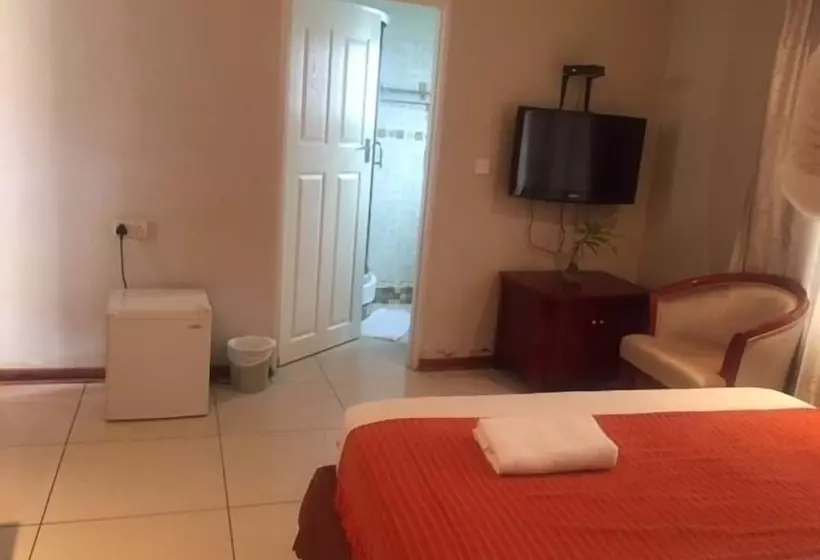 پانسیون Comfort Palace Guesthouse Kasane