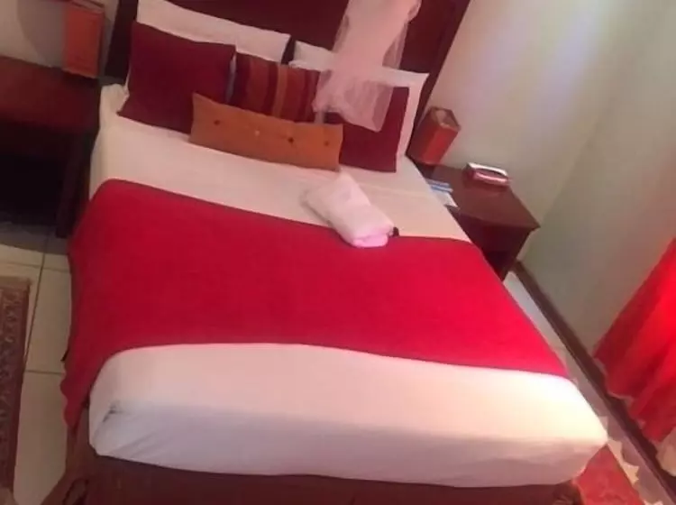 پانسیون Comfort Palace Guesthouse Kasane