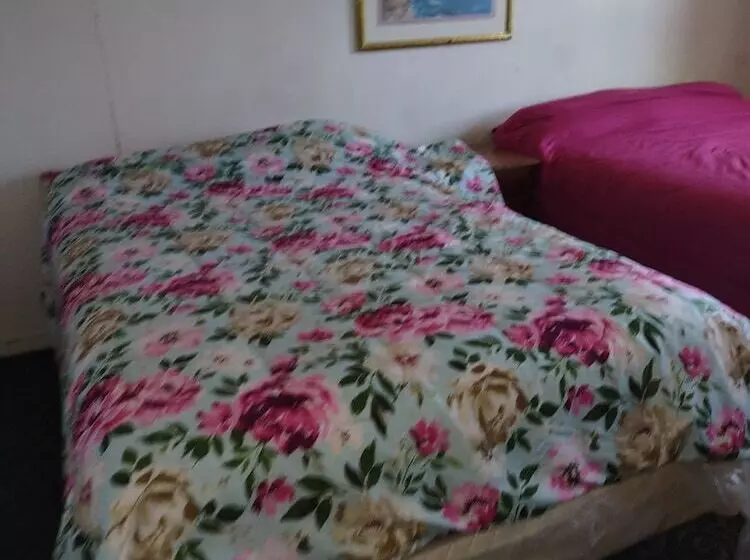 Rosenberg Motel