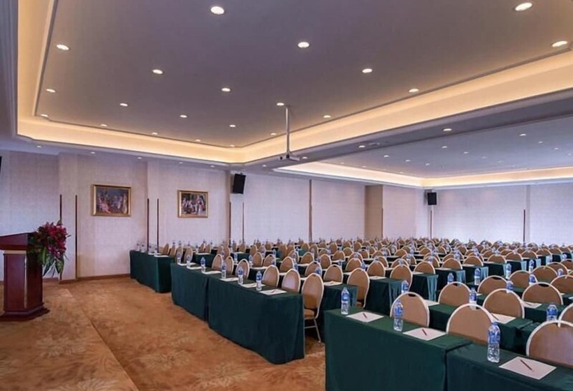 Vienna International Hotel Guangzhou Panyu City Bridge Center International