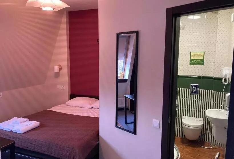 ユースホステル міні готель тремпель