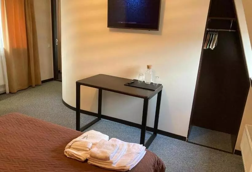 ユースホステル міні готель тремпель