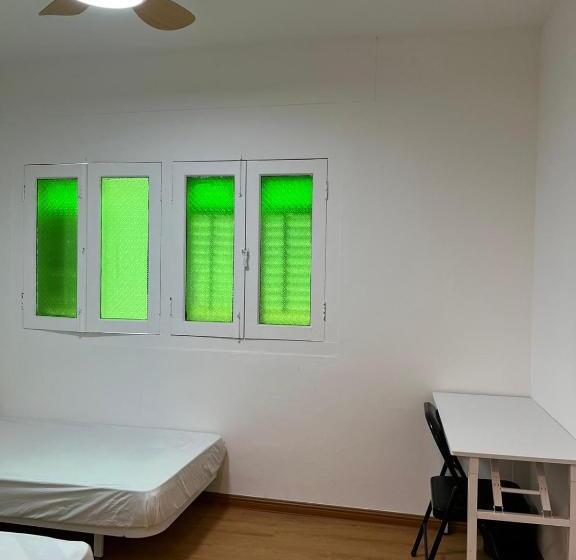 هاستل Duke Living