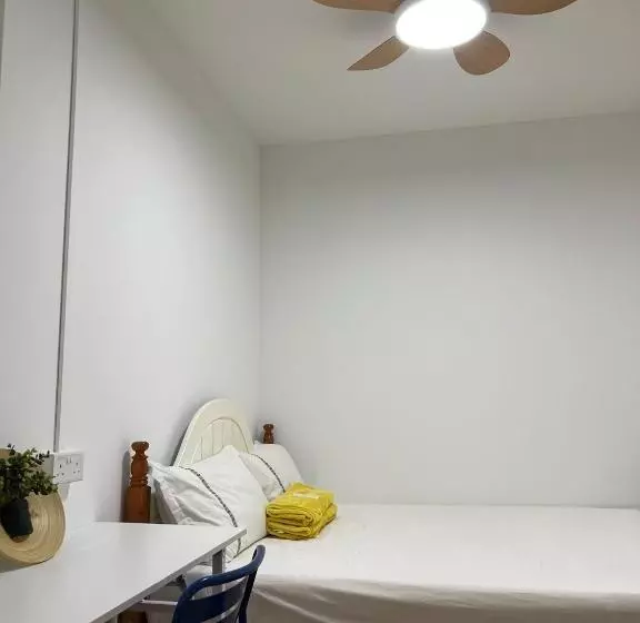 هاستل Duke Living