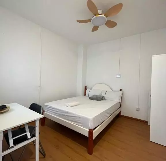 هاستل Duke Living