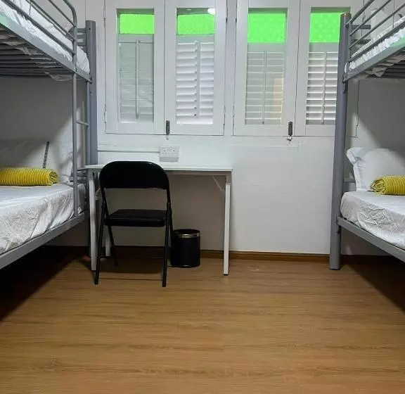 هاستل Duke Living