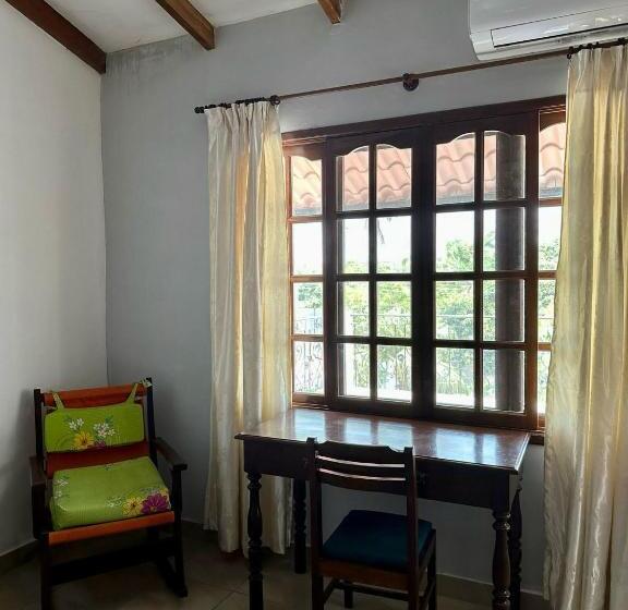 تختخواب و صبحانه El Refugio