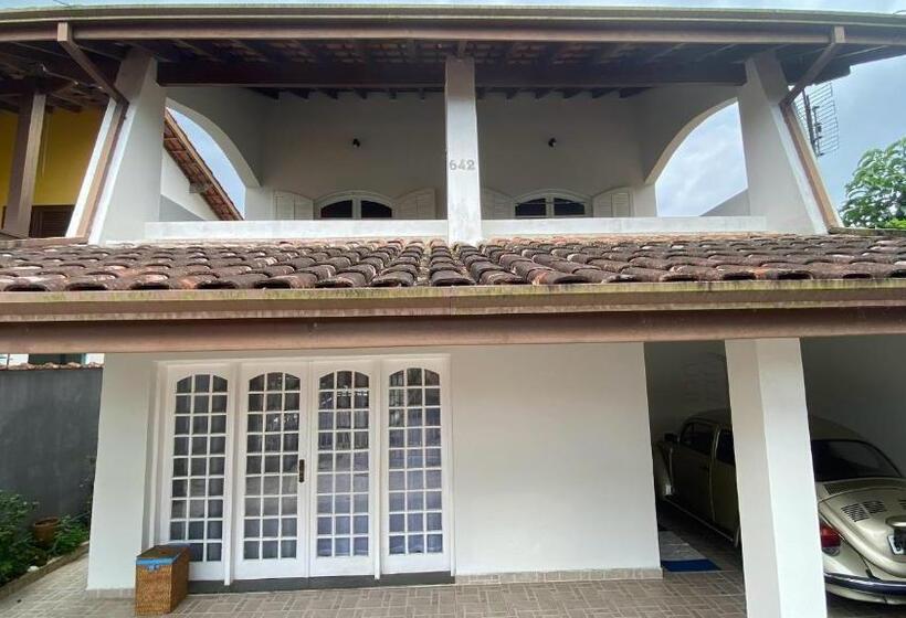 تختخواب و صبحانه Suítes Aqui é Seu Lugar Itaguá