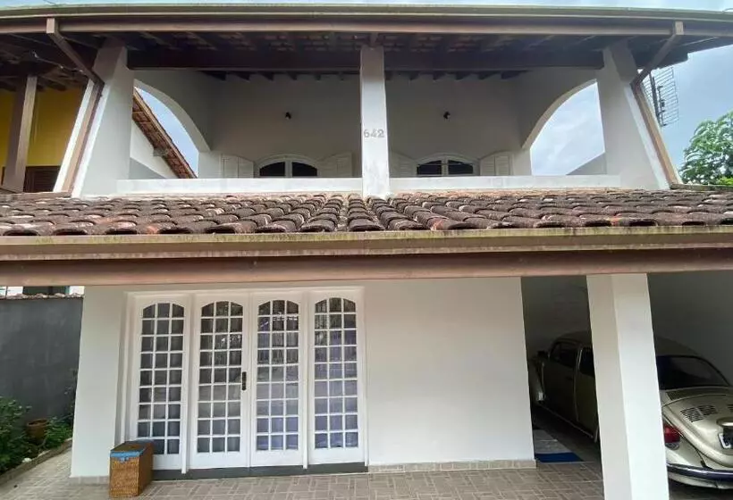 تختخواب و صبحانه Suítes Aqui é Seu Lugar Itaguá