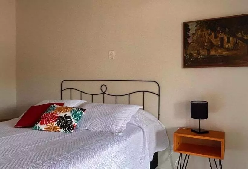 تختخواب و صبحانه Suítes Aqui é Seu Lugar Itaguá