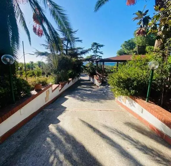Aamiaismajoitus (B&B) Una Finestra Sul Mare