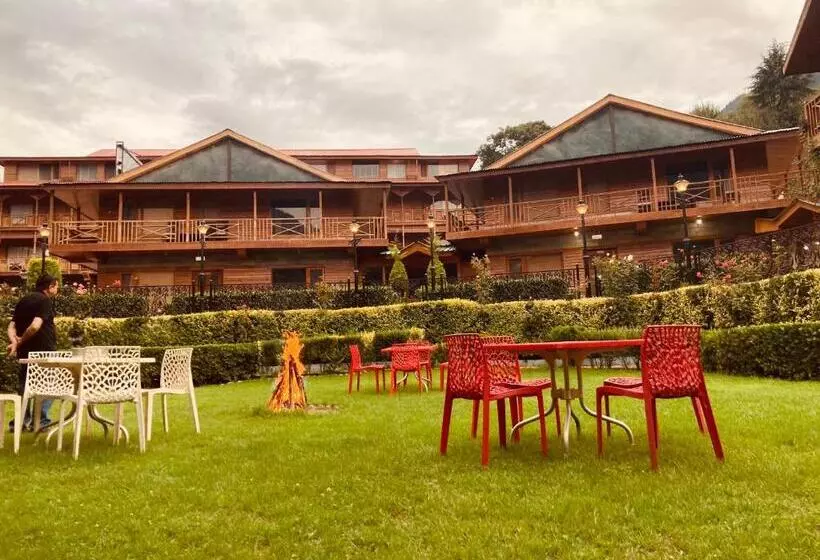 ホテル The North Wind In City Center, Manali