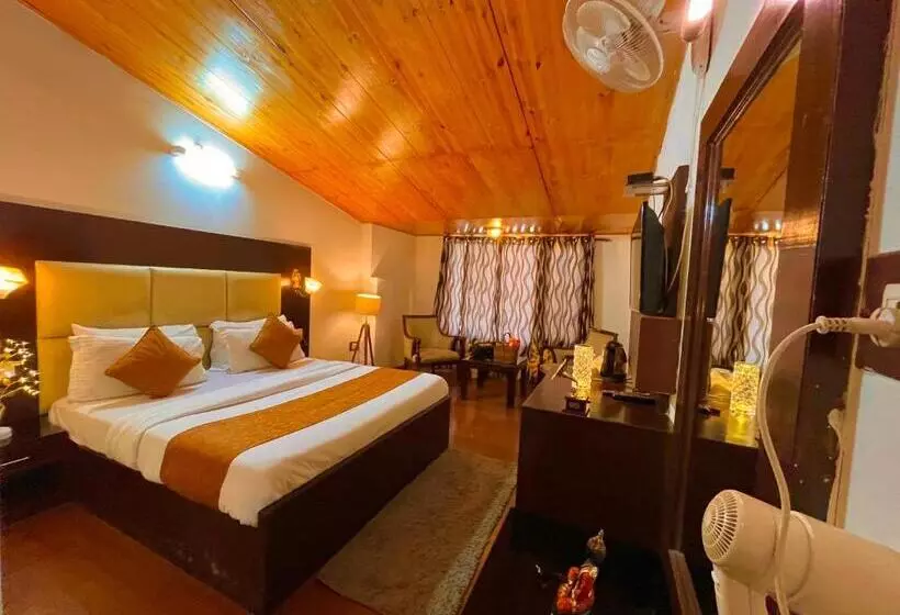 ホテル The North Wind In City Center, Manali