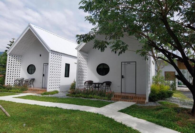 Hotel It My Life Cafe X Camp