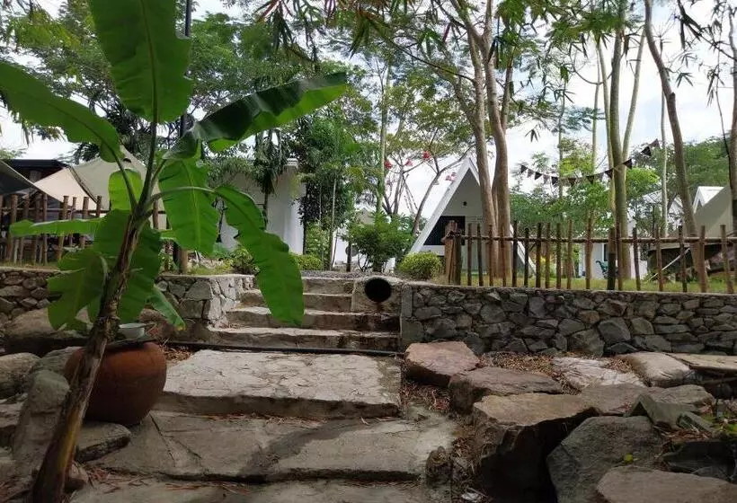 Hotelli It My Life Cafe X Camp