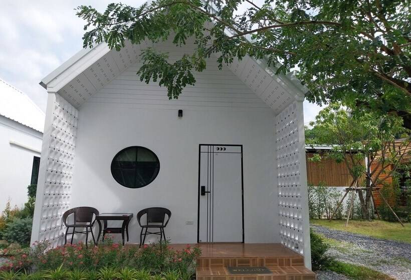 Hotel It My Life Cafe X Camp