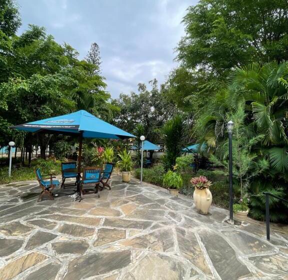 هتل Maasai Koroga