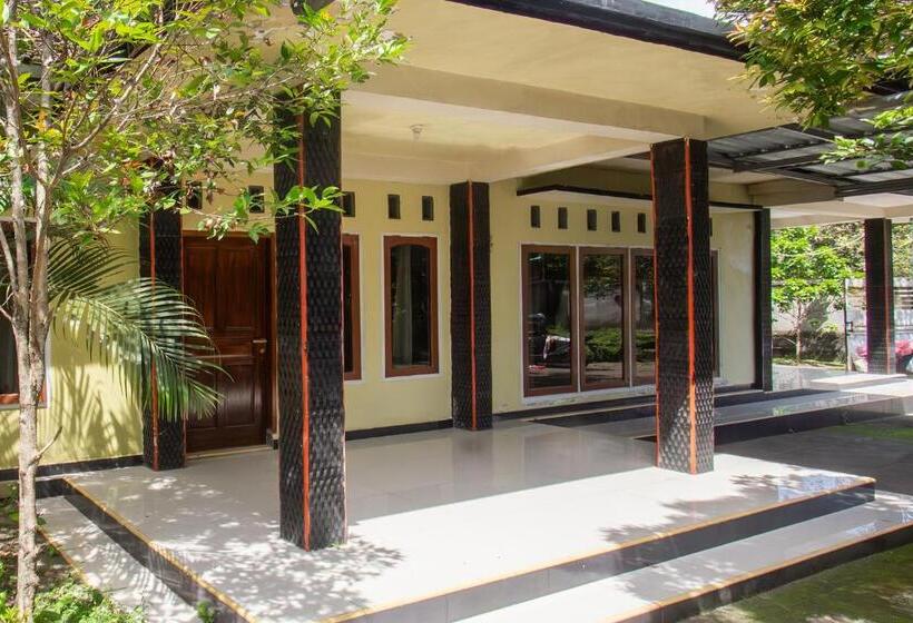 Hotel Oyo 93409 Anugrah House