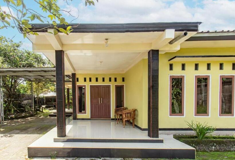 Hotel Oyo 93409 Anugrah House