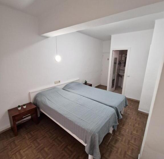 Отель Hostal Sol De Mallorca
