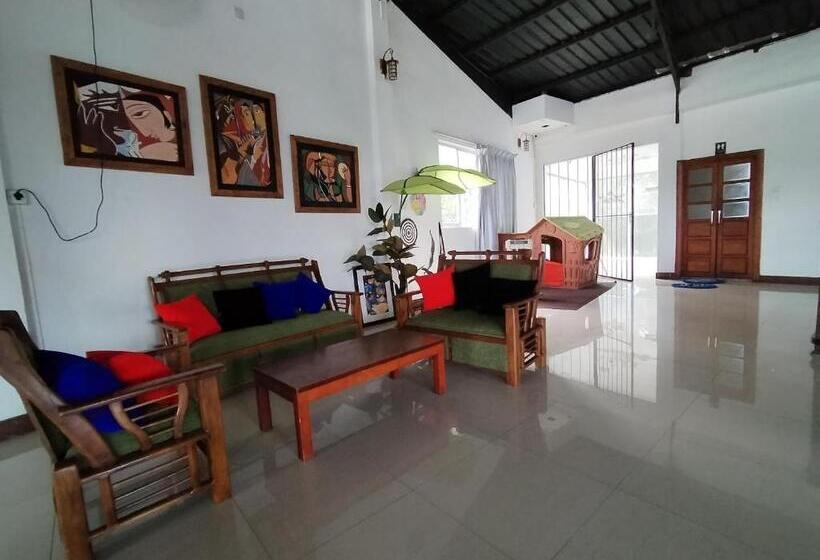 Hotel Step To Town Resort Anuradhapura