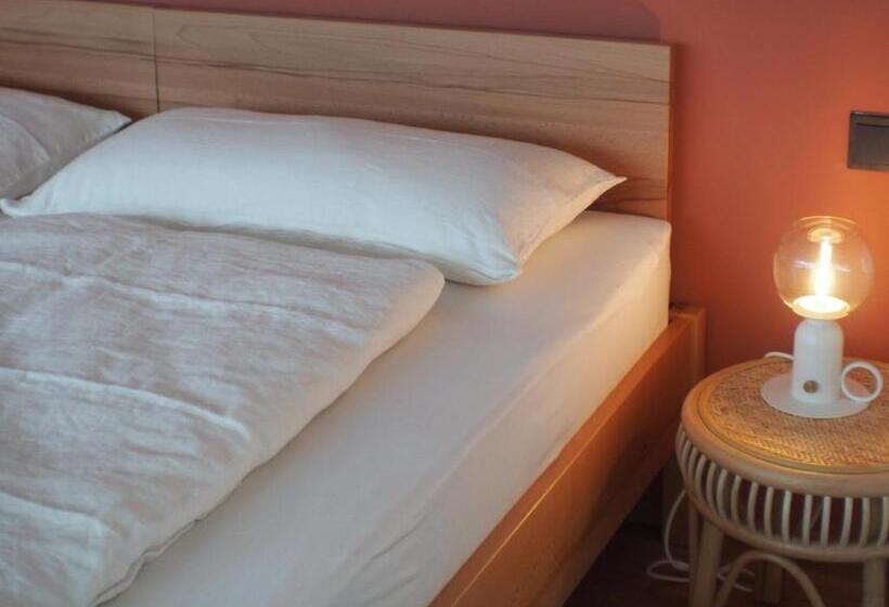 Pensão Alte Seifensiederei   Lallaji