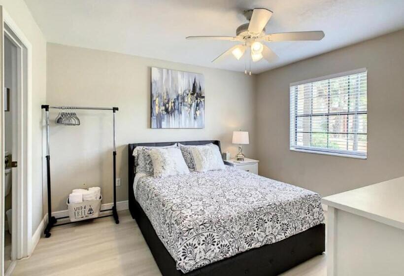 Panzió Charming Lakeview Retreat Ii