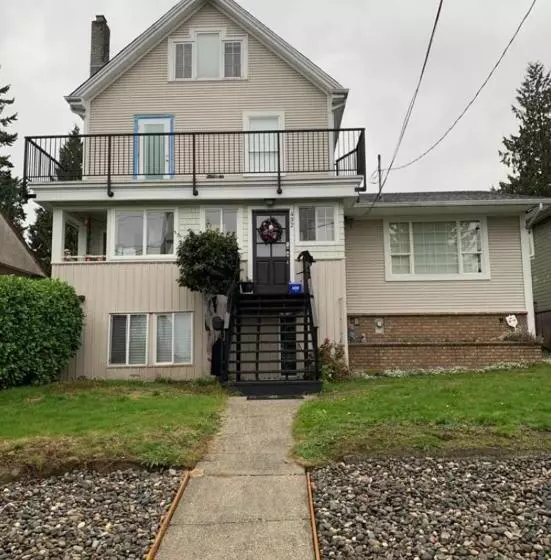 پانسیون Downtown N. Vancouver Lane Home