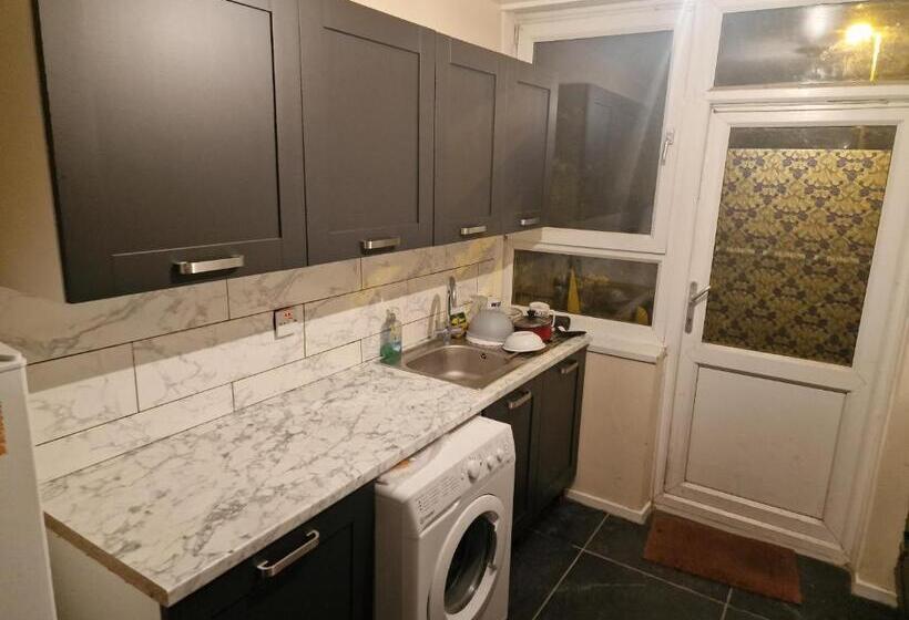 膳宿费 Large Room With Bathroom/kitchen/large Smart Tv Close To Central London