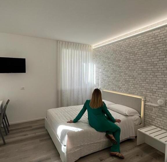 پانسیون Rosso Conero Le Grotte Rooms & Apartments