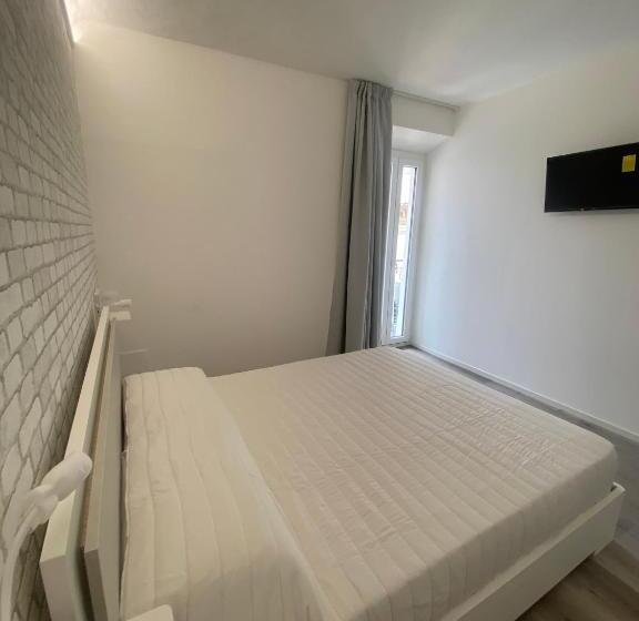 پانسیون Rosso Conero Le Grotte Rooms & Apartments