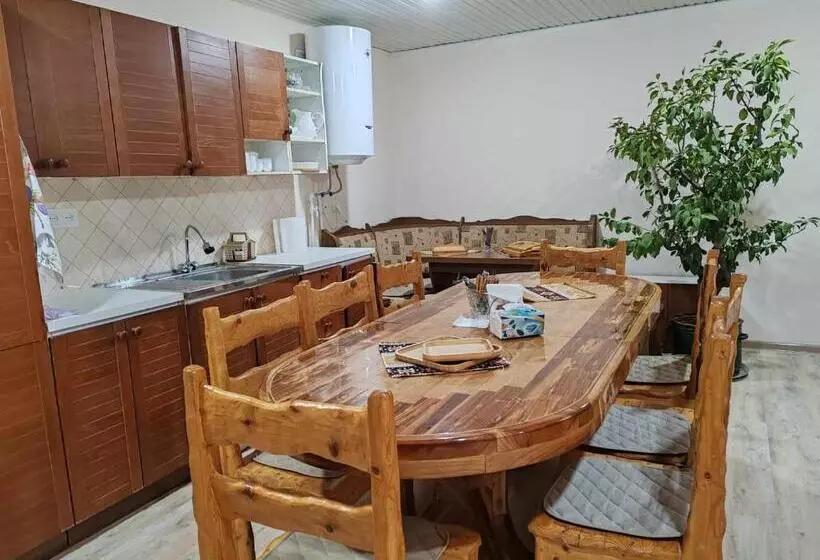 پانسیون Sun House