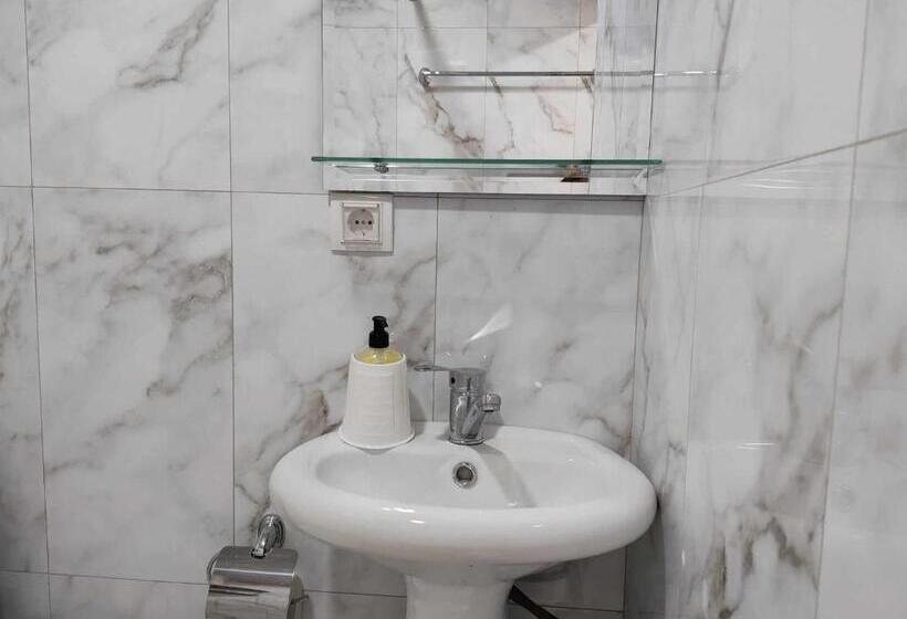 پانسیون Sun House