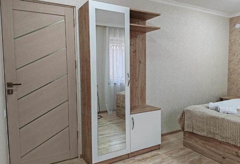 پانسیون Sun House