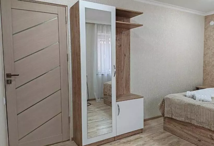پانسیون Sun House