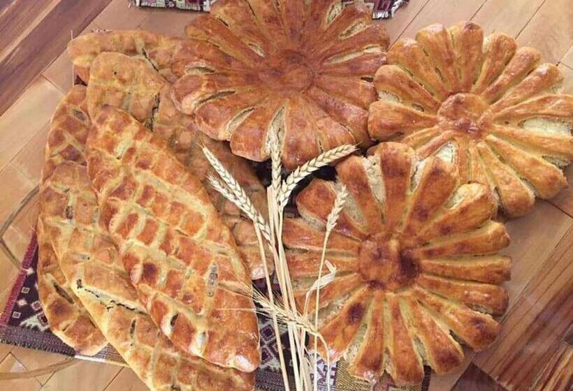 پانسیون Sun House