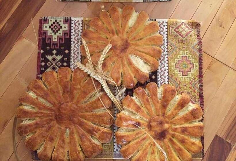 پانسیون Sun House