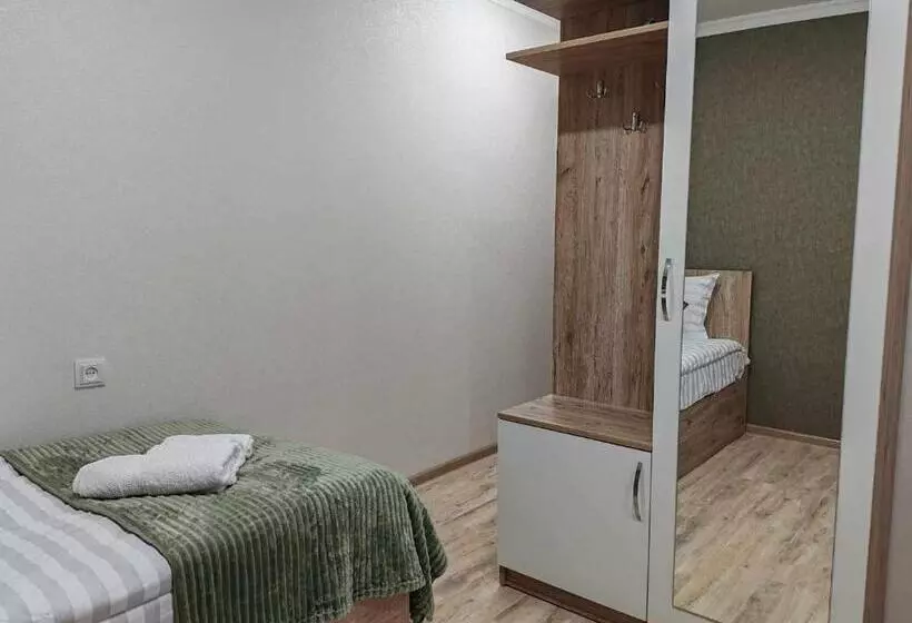 پانسیون Sun House