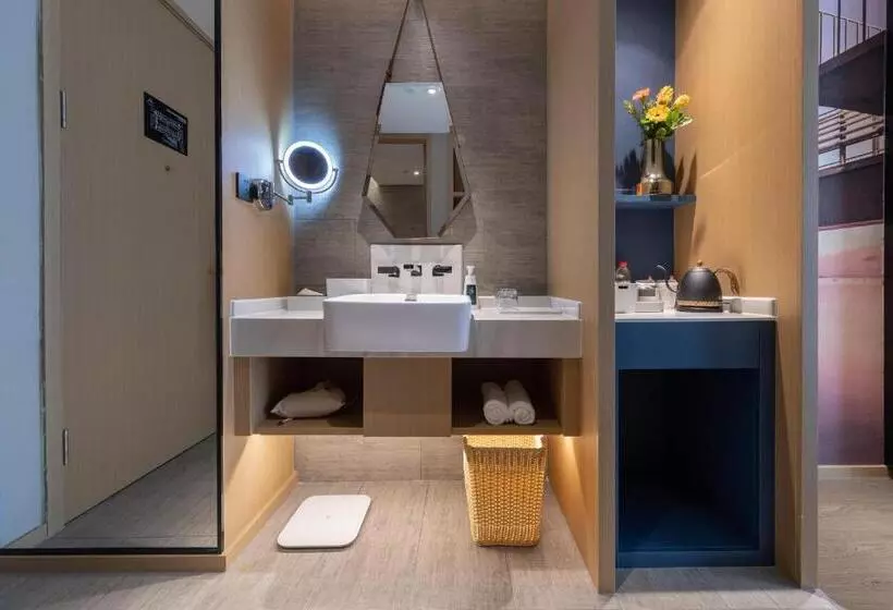 Atour Hotel Xiamen Jimei Lake Business Center