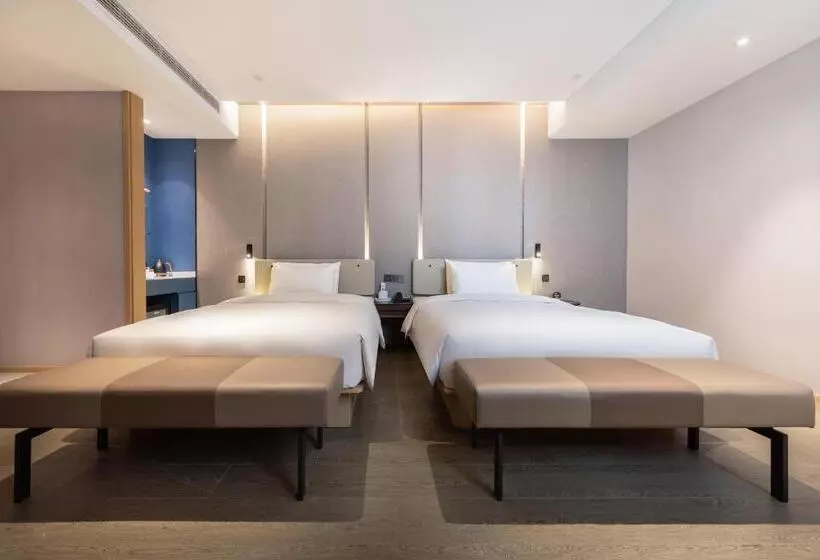 Atour Hotel Xiamen Jimei Lake Business Center