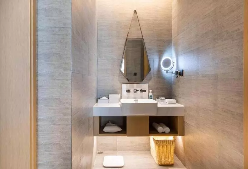 Atour Hotel Xiamen Jimei Lake Business Center