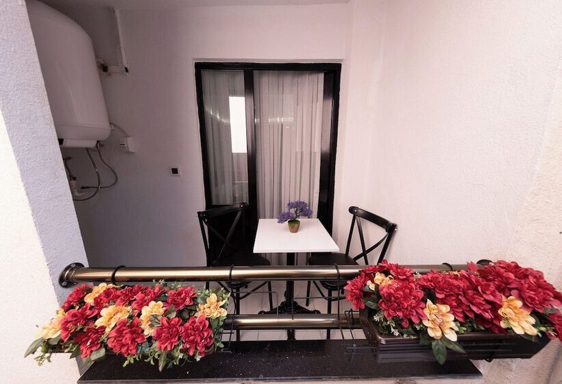 Aya Langa Guesthouse